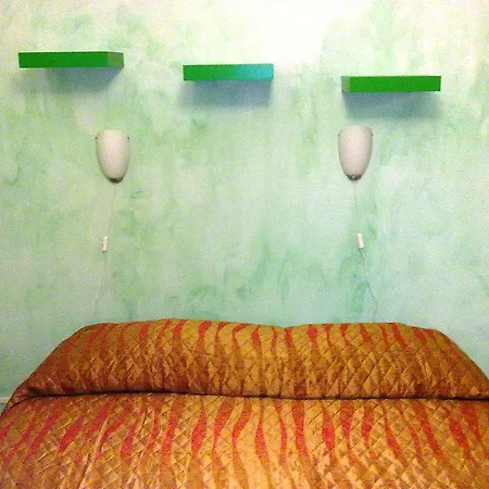 Gigi Guest house 2*