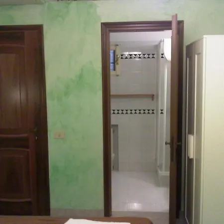 Guest house Gigi 2*