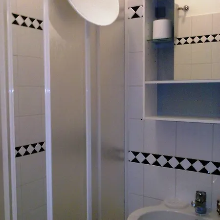 Gigi Guest house 2*